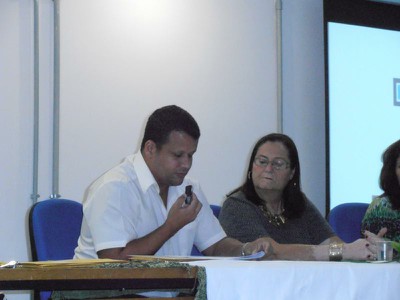 Professor Henrique conduzindo os trabalhos